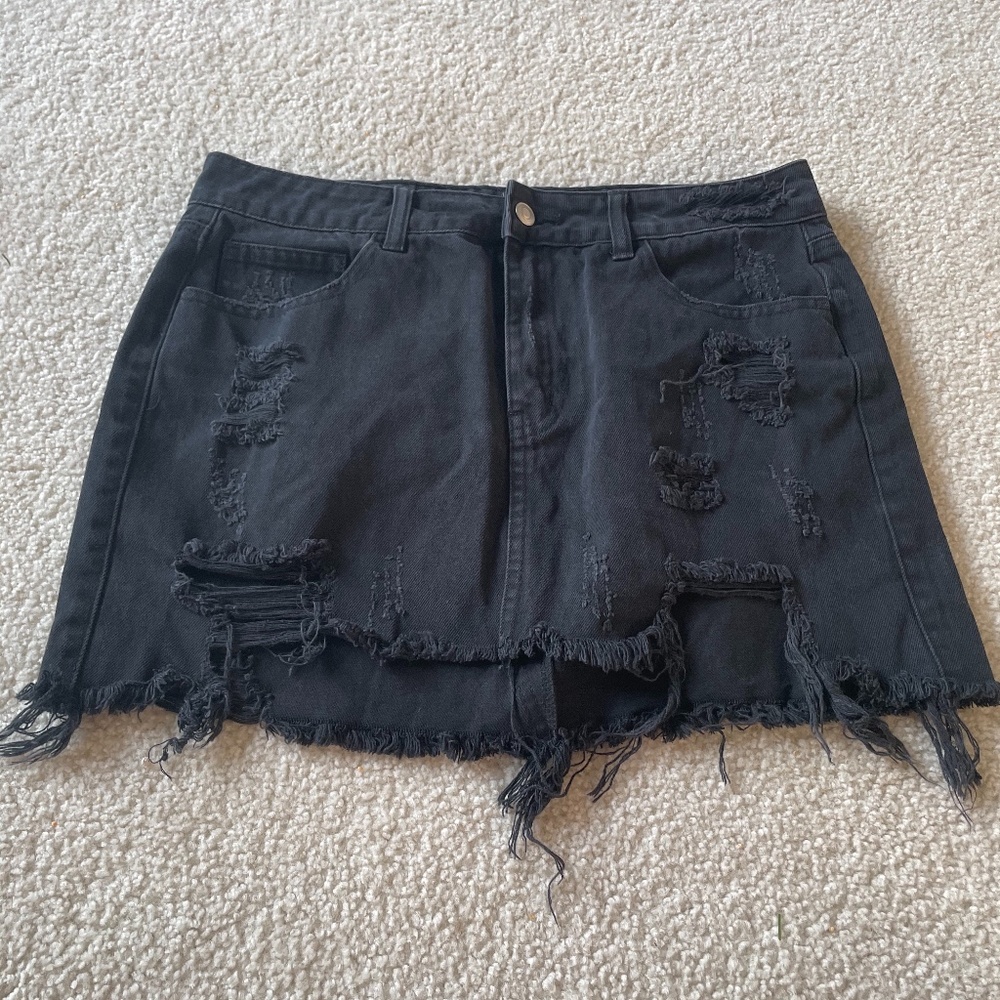 Forever 21 Black Ripped Mini Skirt, size large